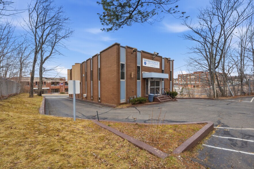 More Photos Of 55 Curtis St, New Britain Freestanding For Sale