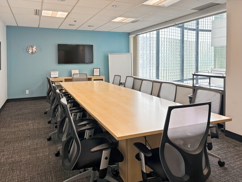 More Photos Of 100 W Big Beaver Rd, Troy Coworking Space