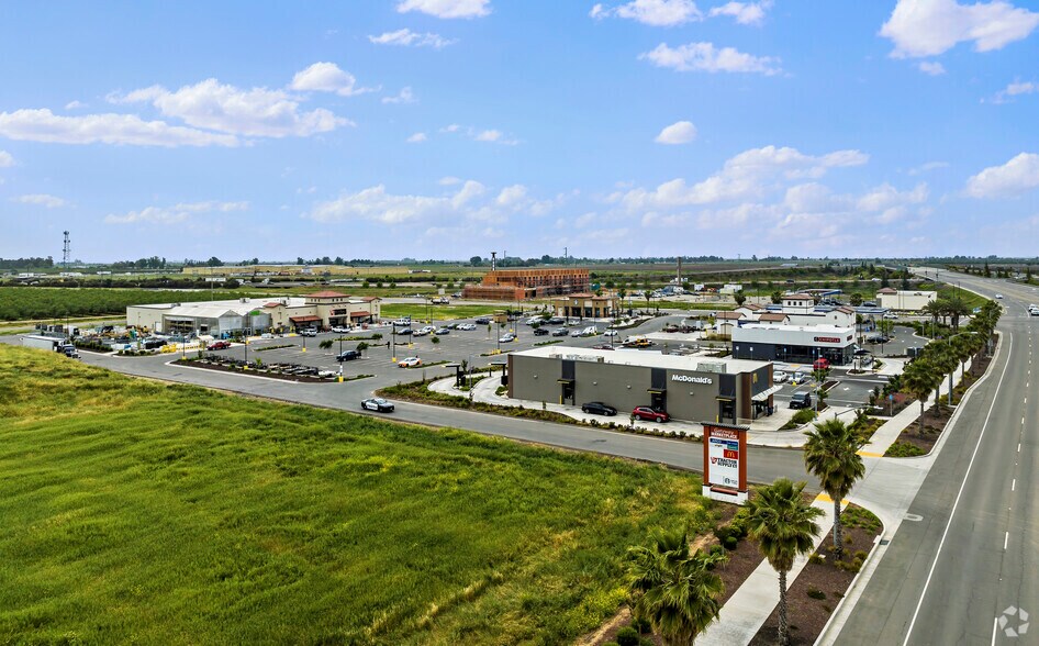 More Photos Of Campus Parkway, Merced Unknown For Lease