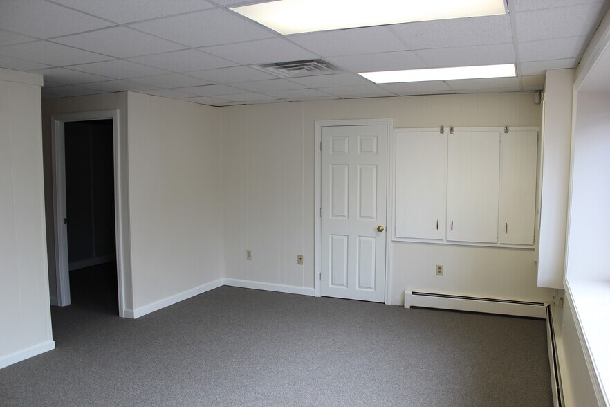 More Photos Of 16-18 Cottage St, Franklin Unknown For Lease