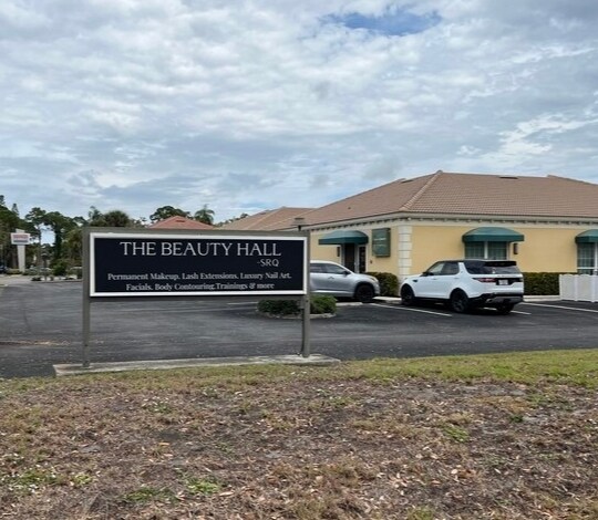 Primary Photo Of 8075 Beneva Rd, Sarasota Medical For Lease