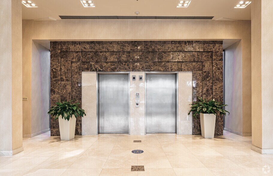 More Photos Of 2 S University Dr, Plantation Office For Lease