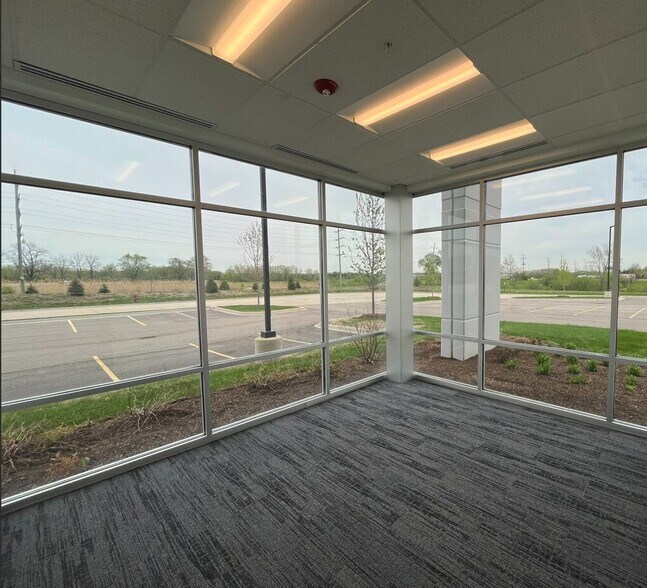 More Photos Of 537 Discovery Dr, West Chicago Distribution For Lease