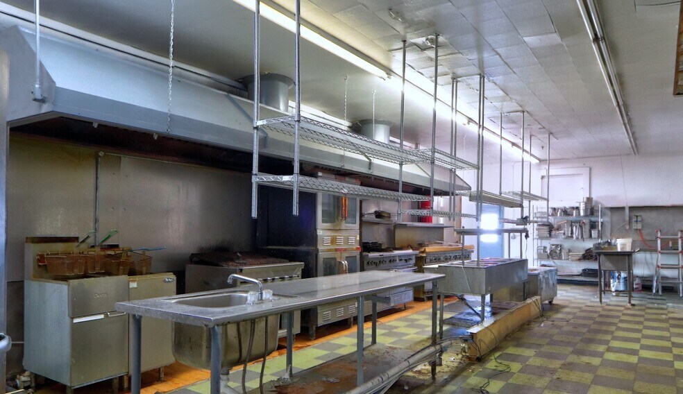 More Photos Of 1978 Route 5 & 20, Waterloo Township Restaurant For Lease