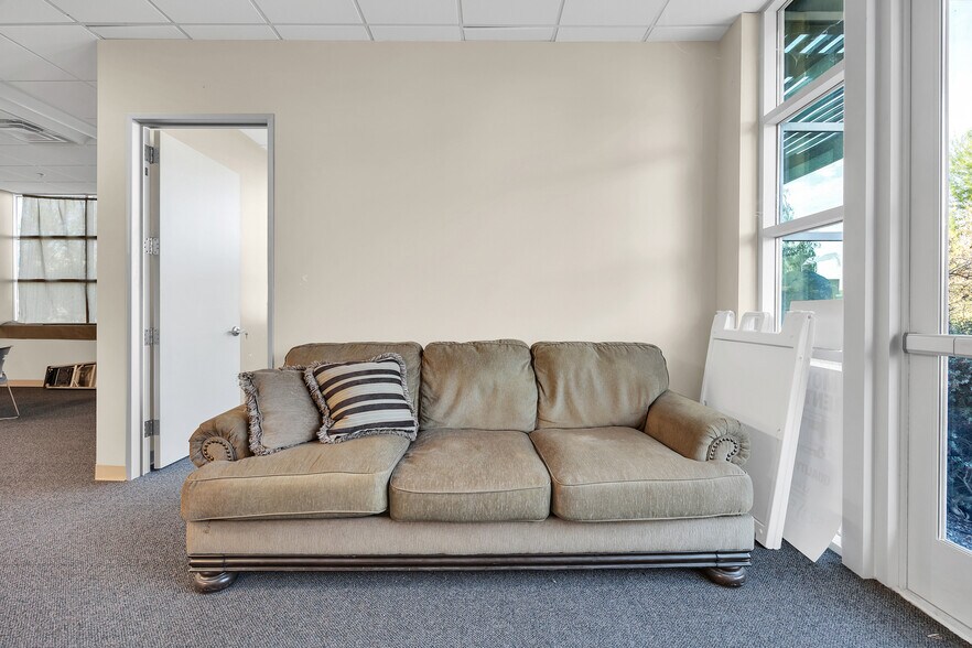 More Photos Of 23320 N 18th Dr, Phoenix Warehouse For Sale