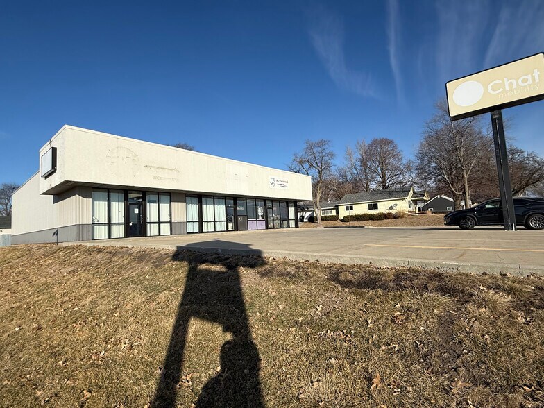 More Photos Of 1103 S 16th St, Clarinda General Retail For Lease
