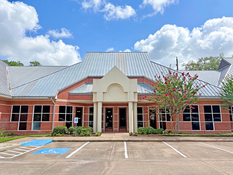 Primary Photo Of 3425 Hwy 6, Sugar Land Medical For Lease