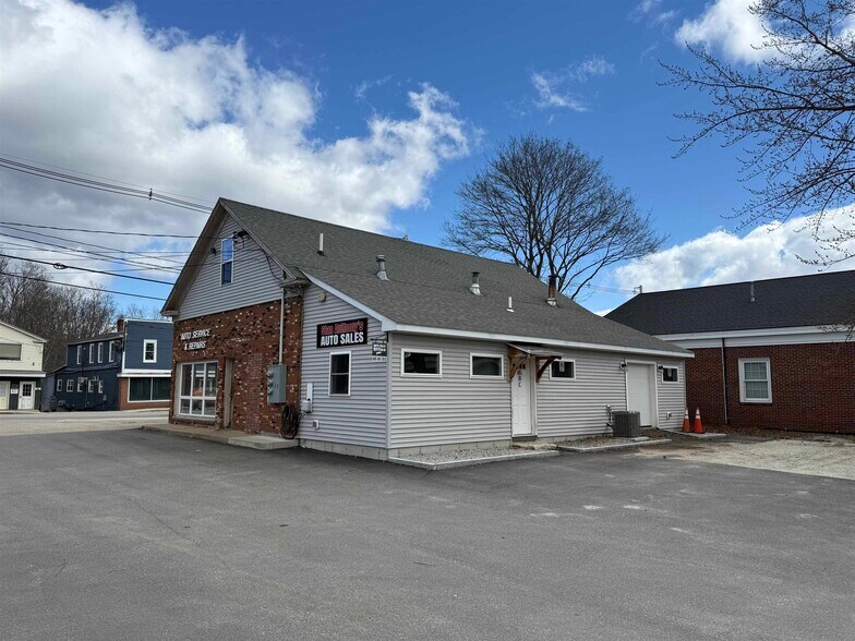 More Photos Of 45 Main St, Conway Office For Lease