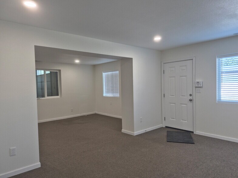 More Photos Of 3210 234th St E, Spanaway Warehouse For Lease
