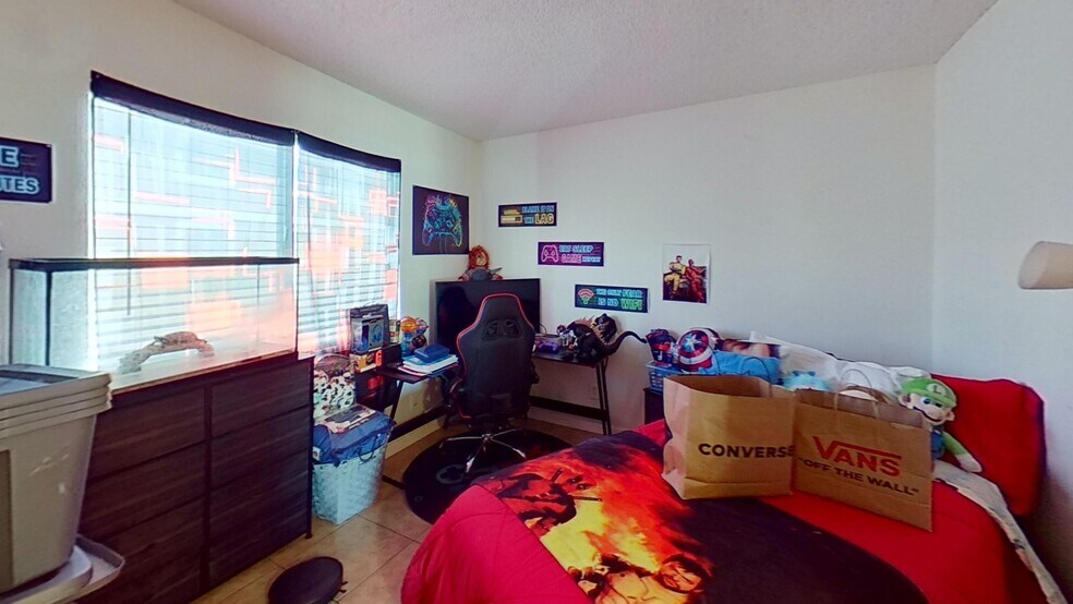 More Photos Of 917 Snug Harbor St, Las Vegas Apartments For Sale