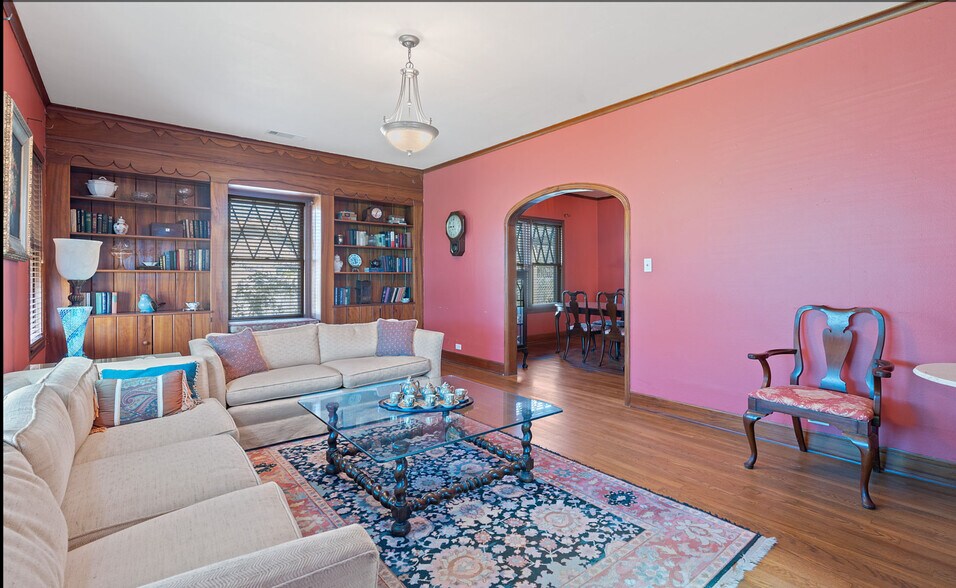 More Photos Of 762 S Guadalupe St, Lockhart Specialty For Sale