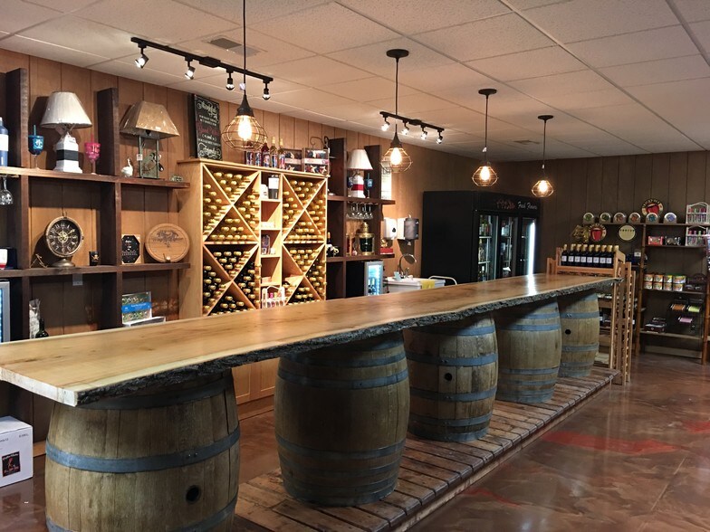 More Photos Of 215 W Water St, Grafton Marina For Sale