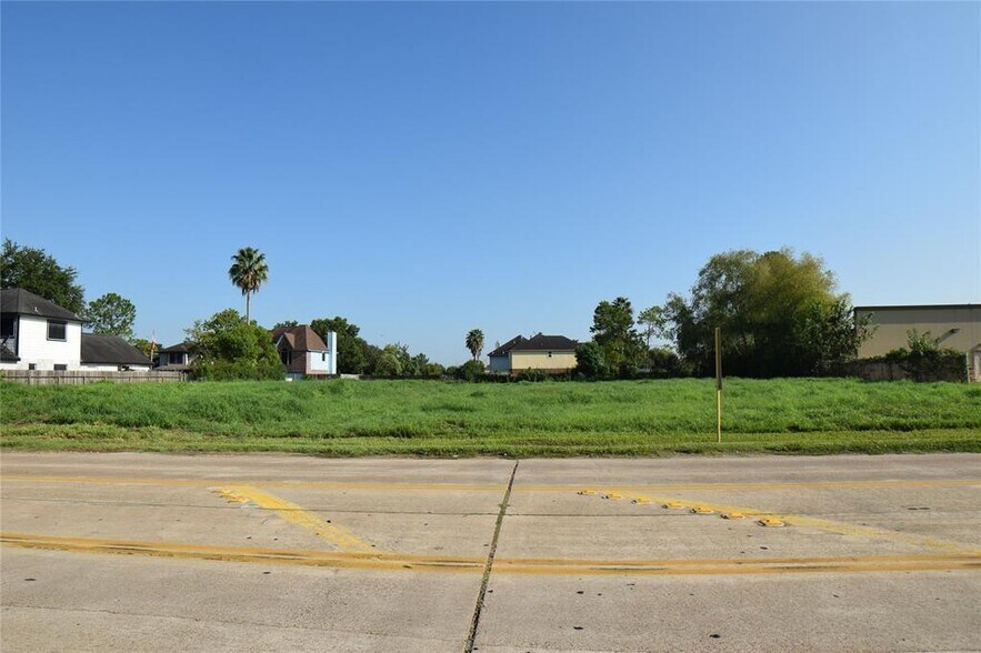 Primary Photo Of 14770 Cullen Blvd, Houston Land For Sale