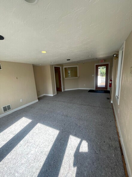 More Photos Of 127 Washington St, Norwell Medical For Lease