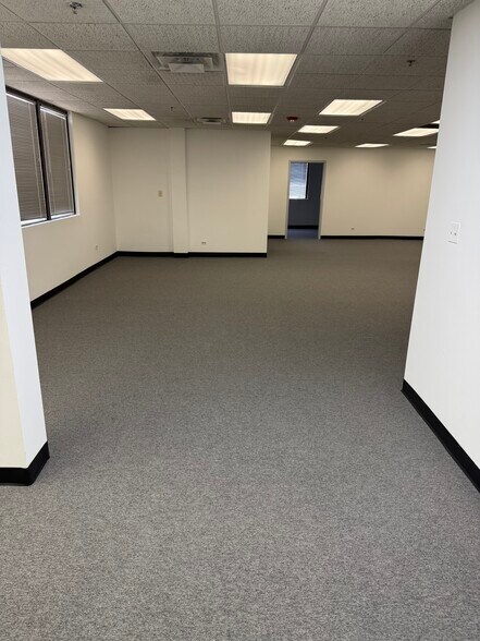 More Photos Of 519 N Cass Ave, Westmont Medical For Lease