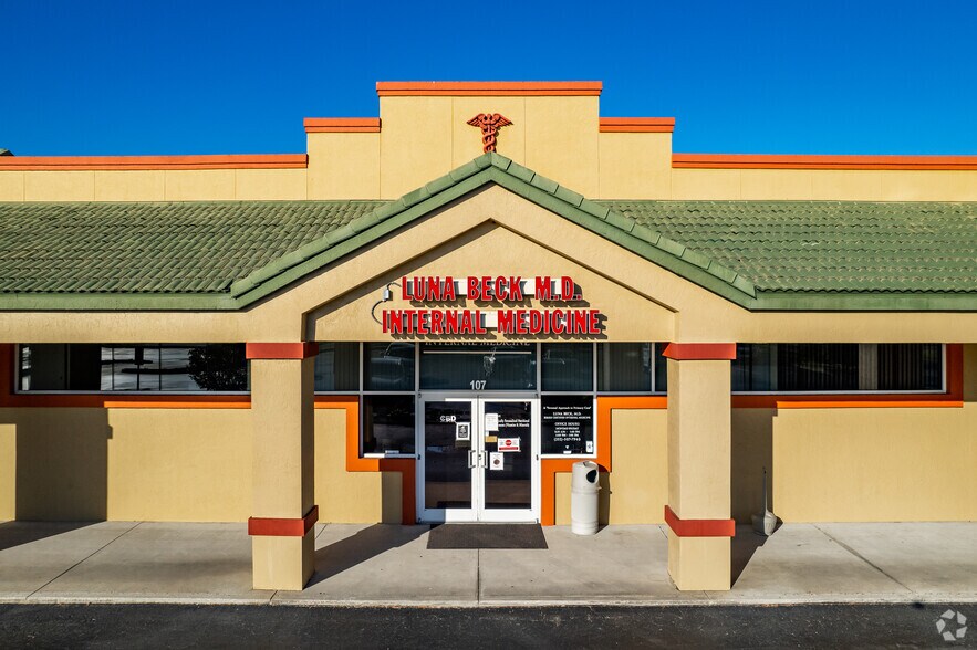 More Photos Of 17820 SE 109th Ave, Summerfield Medical For Lease