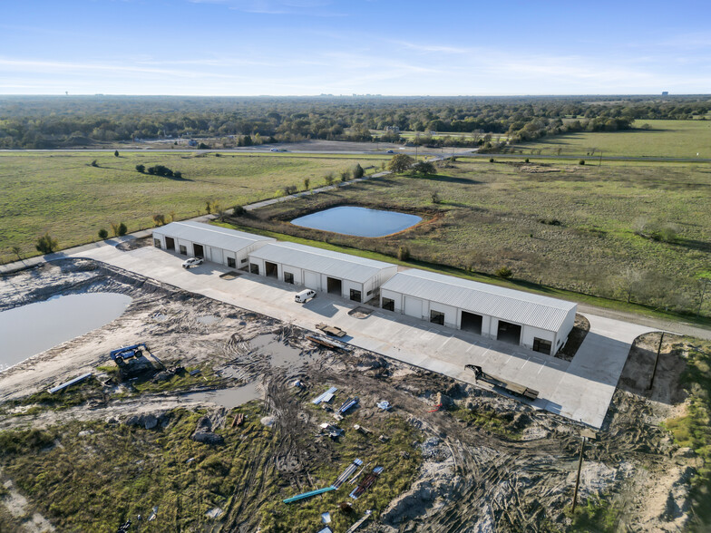 More Photos Of 15137 Tonkaway Lake Rd, College Station Industrial For Lease