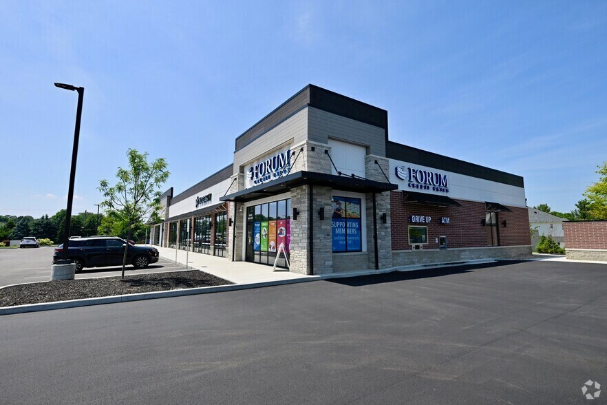 More Photos Of 10470 Olio Rd, Fortville Freestanding For Lease