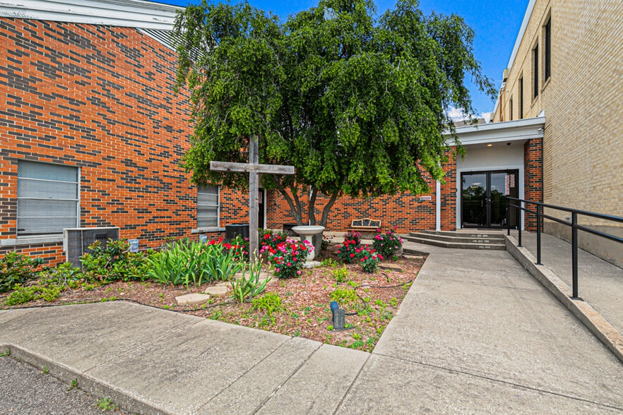 More Photos Of 2703 Wesley St, Greenville Religious Facility For Sale