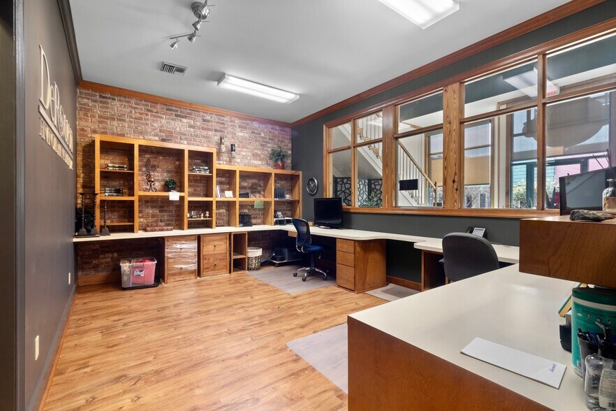 More Photos Of 103 E Main St, New Iberia Loft Creative Space For Sale