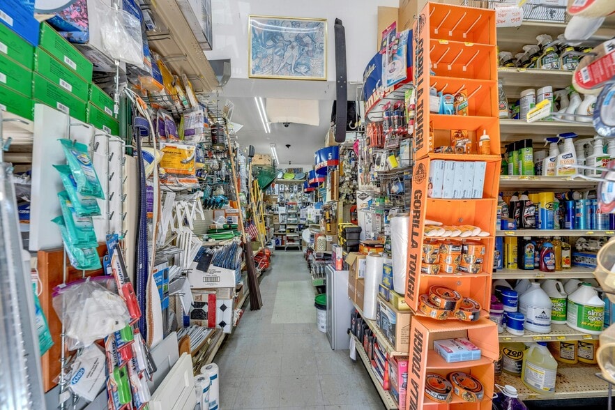 More Photos Of 4415 Park Ave, Union City Storefront Retail Residential For Lease