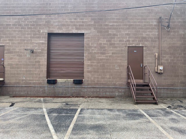 More Photos Of 32111 Aurora Rd, Solon Light Manufacturing For Lease