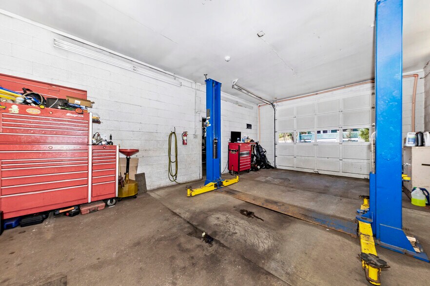 More Photos Of 7415 Springfield Ave, Sykesville Service Station For Sale