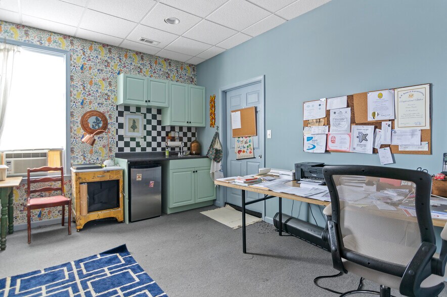 More Photos Of 5500 Harford Rd, Baltimore Freestanding For Sale