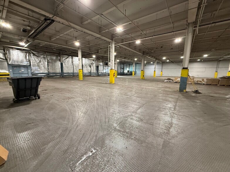 More Photos Of 2000-2009 Elmwood Ave, Sharon Hill Warehouse For Sale