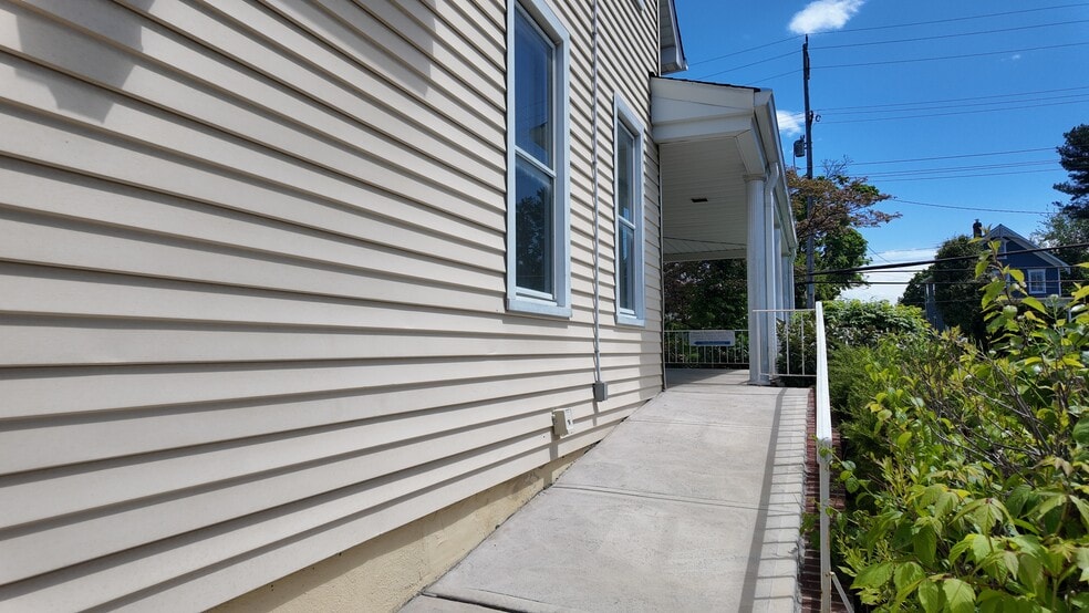 More Photos Of 33 N Main St, Marlboro Office For Lease