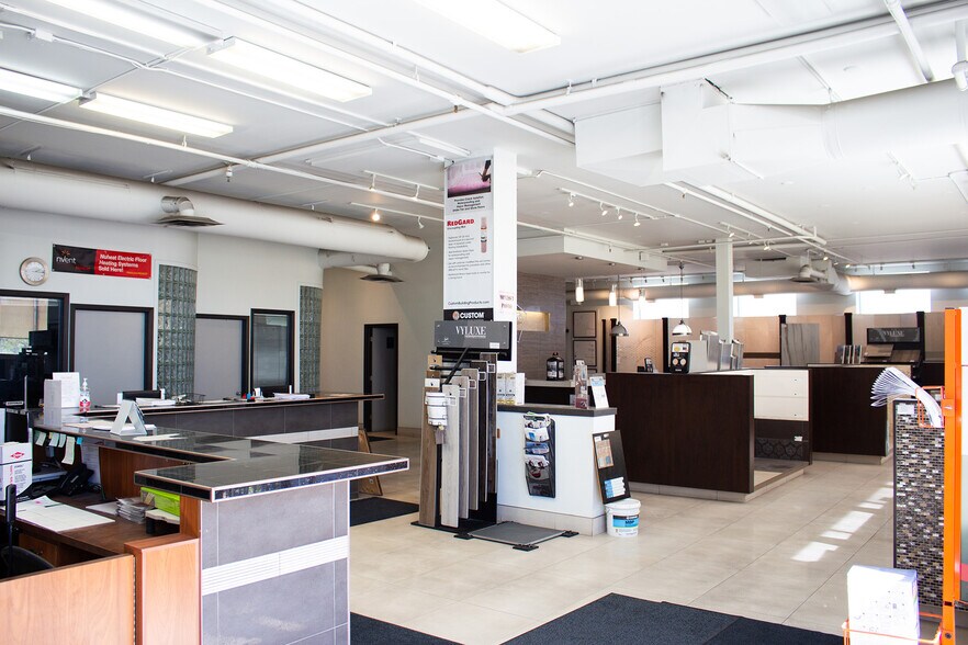 More Photos Of 936 42nd Ave SE, Calgary Warehouse For Sale