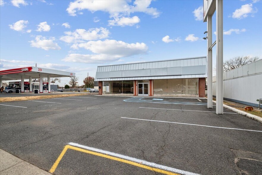 More Photos Of 906 Us Highway 22, Somerville Light Distribution For Lease