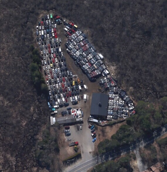 More Photos Of 55 Hall Rd, Londonderry Auto Repair For Sale