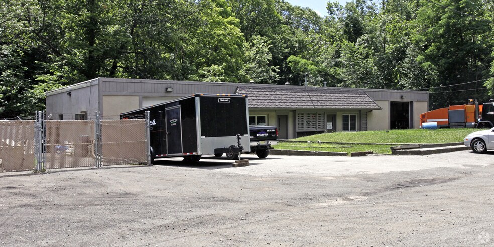 More Photos Of 457 Paterson Hamburg Tpke, West Milford Contractor Storage Yard For Lease