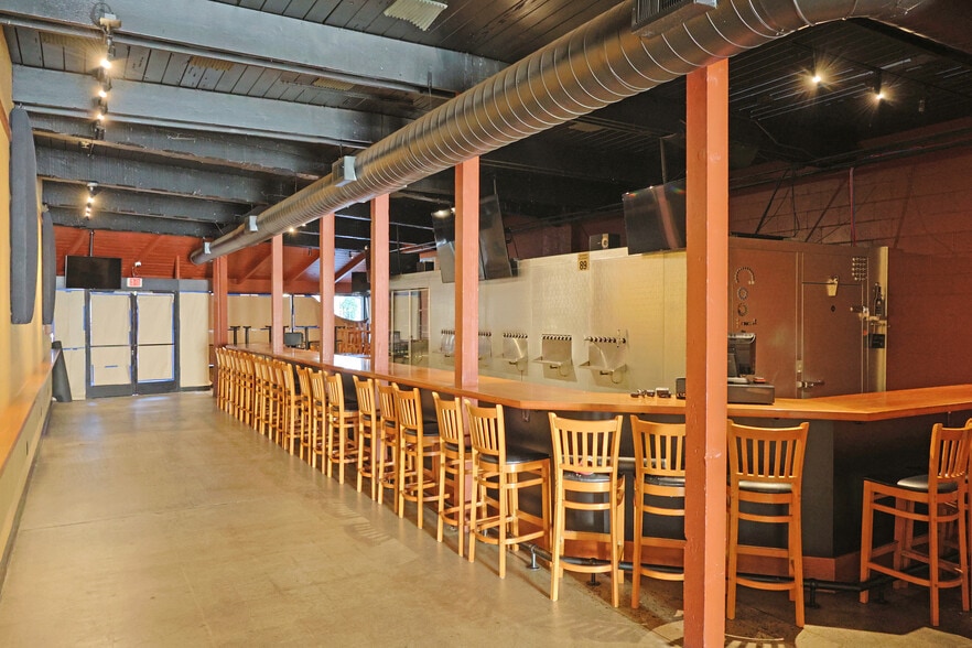 More Photos Of 1517 E 14th St, San Leandro Freestanding For Lease