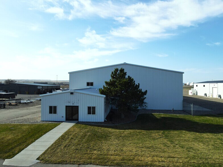 More Photos Of 1202 E Railroad St, Laurel Industrial For Lease