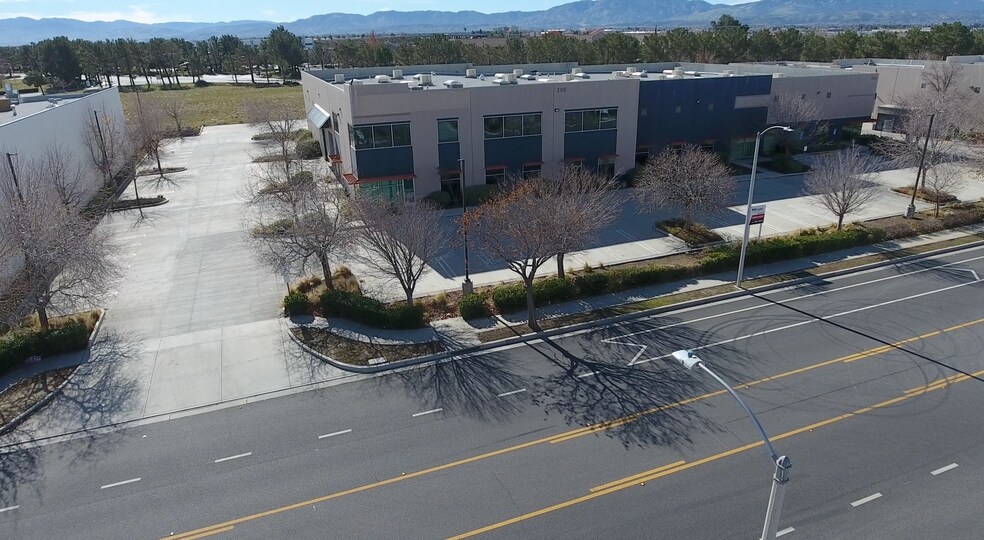 More Photos Of 200 E Avenue K-8, Lancaster Warehouse For Lease