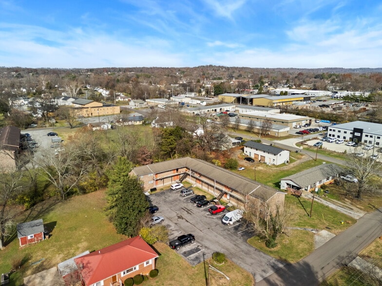 More Photos Of 211 Elyria Dr, Knoxville Apartments For Sale