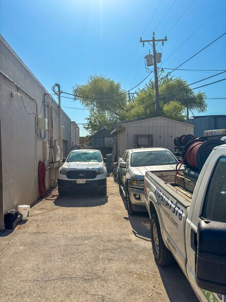 More Photos Of 338 Breesport St, San Antonio Service For Lease