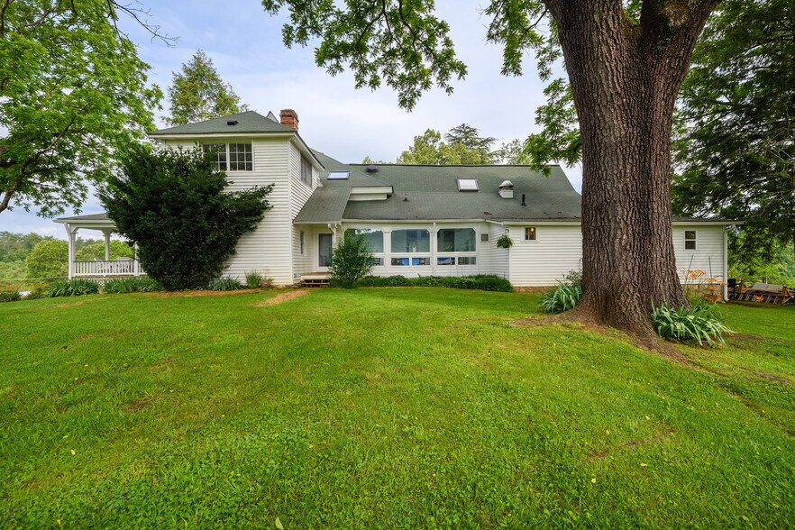 More Photos Of 1526 Highway 255 N, Sautee Nacoochee Hotel For Sale