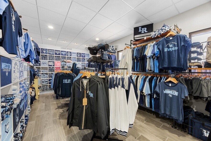 More Photos Of 14262 W State Highway 29, Liberty Hill General Retail For Sale