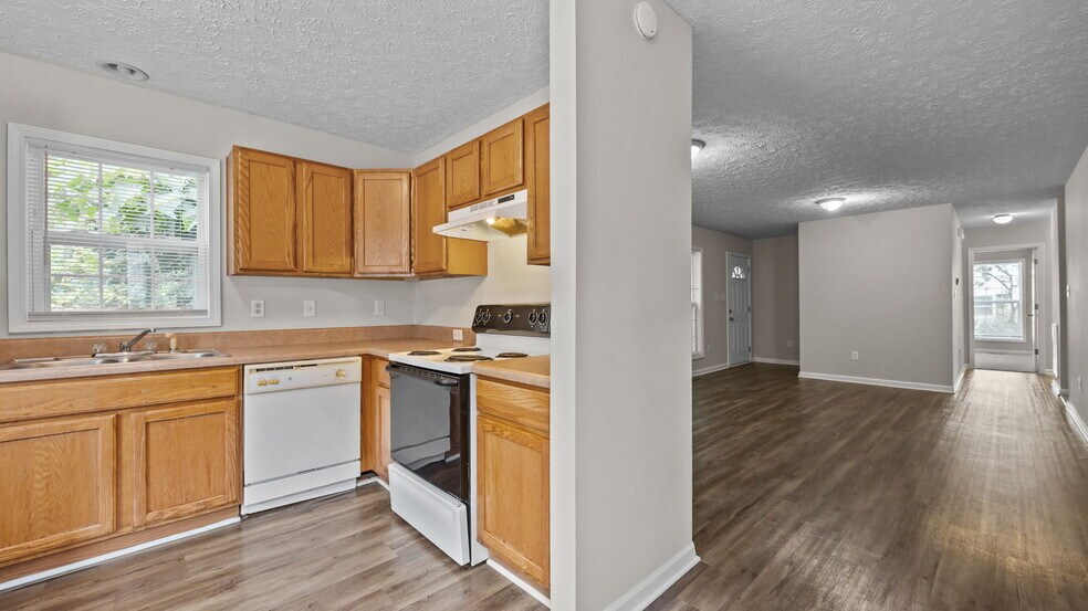 More Photos Of 624 S Williamson Ave, Elon Apartments For Sale