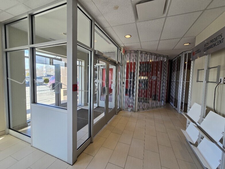 More Photos Of 218-220 Boul Labelle, Rosemère Restaurant For Lease