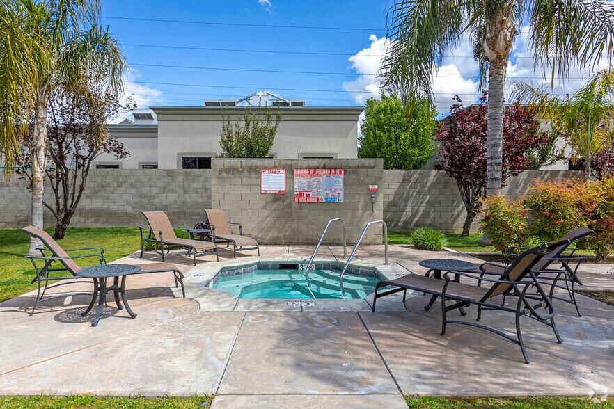 More Photos Of 8400 White Rock Dr, Bakersfield Apartments For Sale