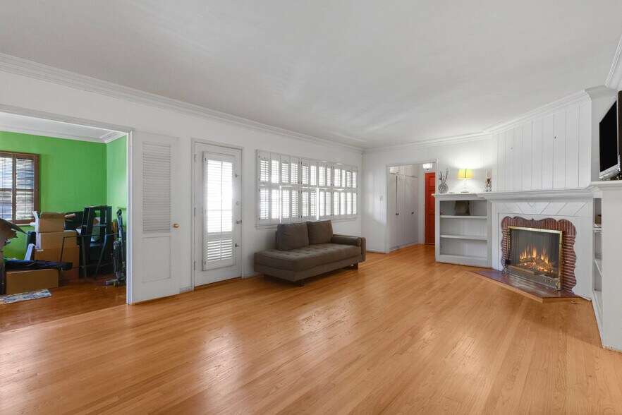 More Photos Of 11737 Bellagio Rd, Los Angeles Multifamily For Sale