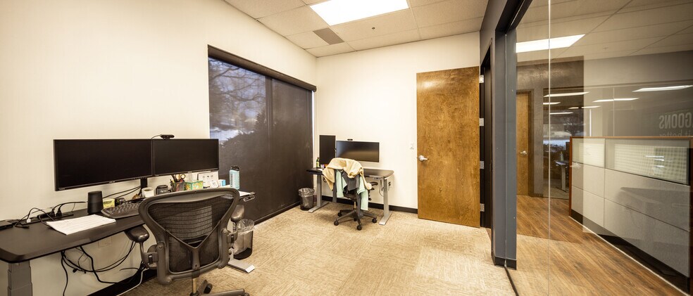 More Photos Of 6586 S Kenton St, Centennial Showroom For Lease