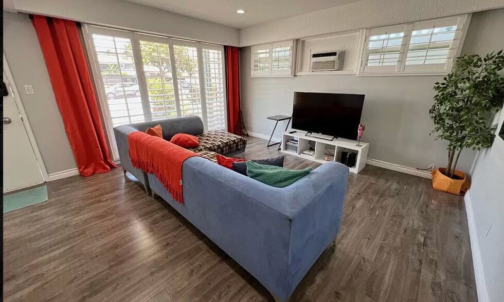 More Photos Of 710 Venice Way, Inglewood Apartments For Sale