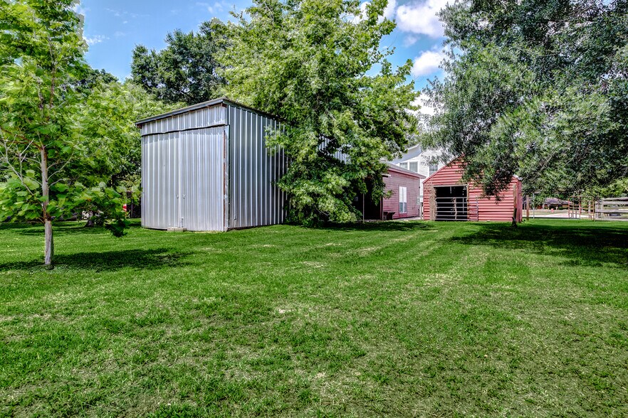 More Photos Of 902 Richmond Pky, Richmond Office Residential For Sale