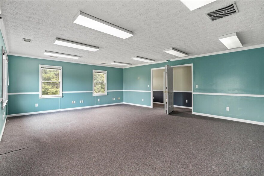 More Photos Of 883 Commerce Dr SW, Conyers Office For Sale