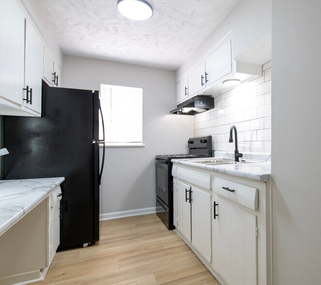 More Photos Of 801 N 48th St, Omaha Apartments For Sale